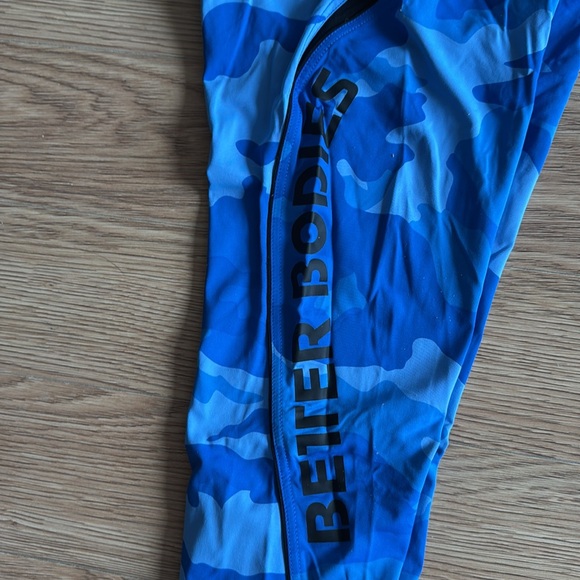 Better bodies blue camo leggings size small - Picture 6 of 8